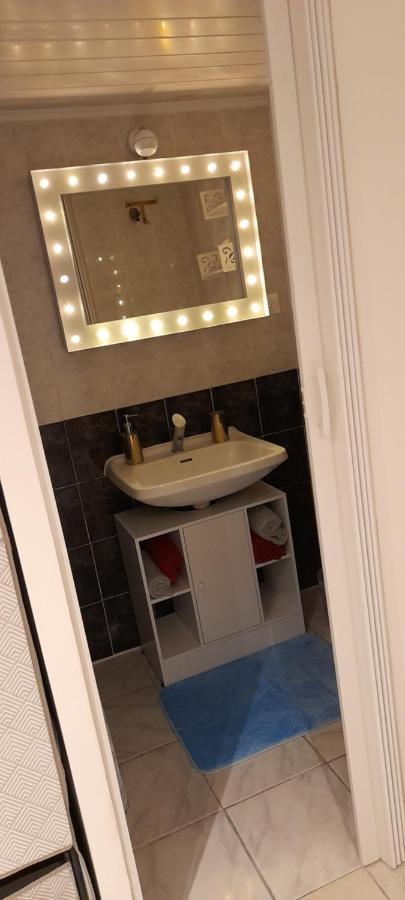 Tres Belle Appartement F1 Bis Perpignan Exteriör bild